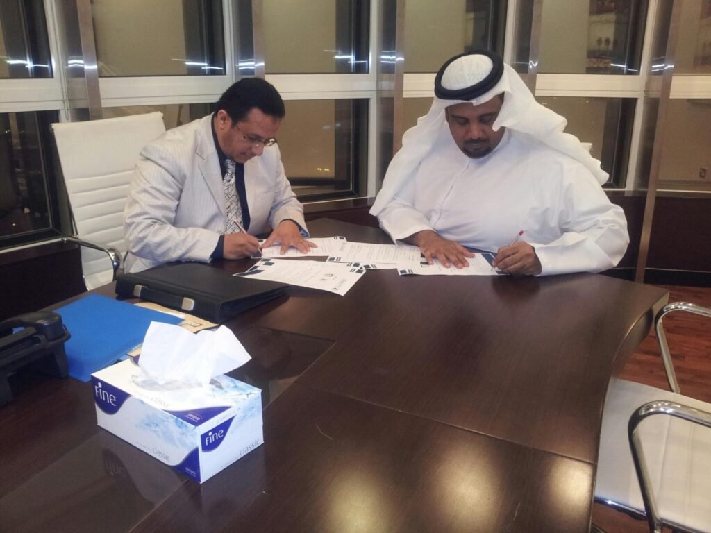 أكاديمية سالكون الدولية ومجموعة مشاهد الدولية للاستثمار توقعان اتفاقية تعاون استراتيجي في مجالات التعليم والتطوير whatsapp image 2025 10 19 at 10.28.11 am